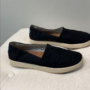Toms
